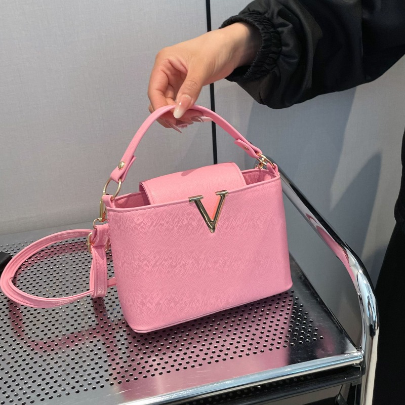 Luxury Women's Tote Bag, Chic  - Women'S Shoes Louis Vuitton recension och pris