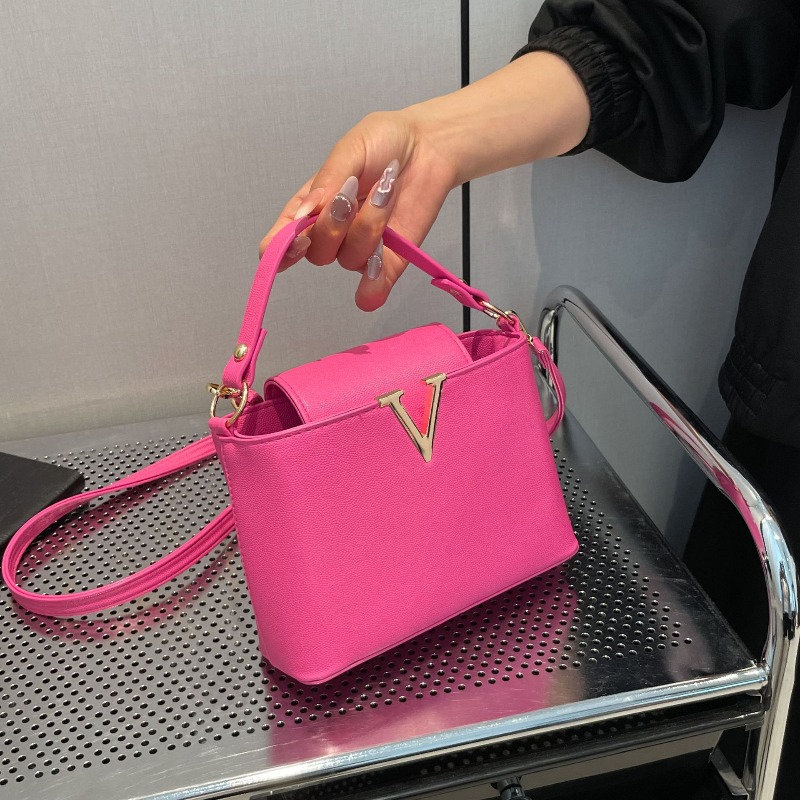Luxury Women's Tote Bag, Chic  - Women'S Shoes Louis Vuitton recension och pris