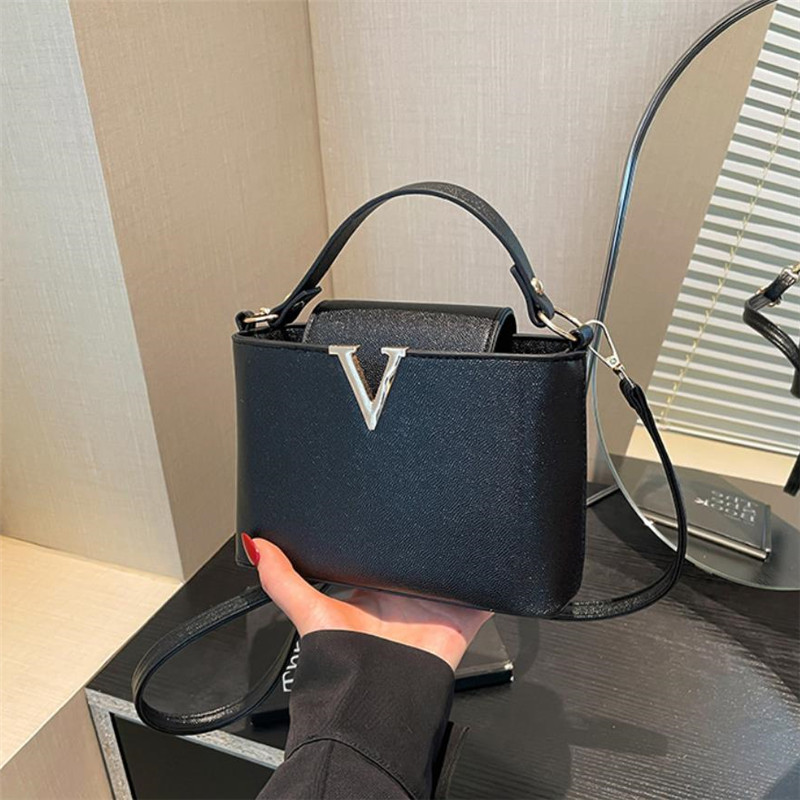 Luxury Women's Tote Bag, Chic  - Women'S Shoes Louis Vuitton recension och pris