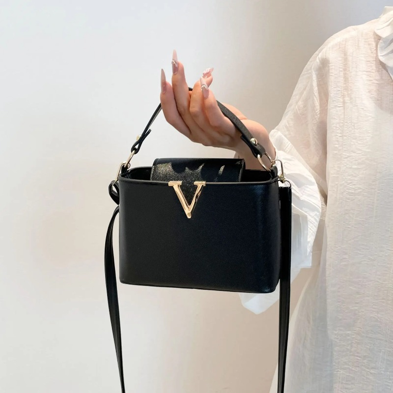Luxury Women's Tote Bag, Chic  - Women'S Shoes Louis Vuitton recension och pris
